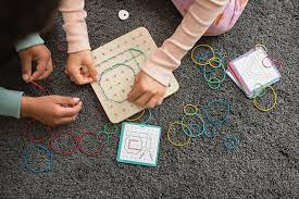 Drewniana Tablica Manipulacyjna GeoPlan BS Toys Drewniana Tablica Manipulacyjna GeoPlan BS Toys