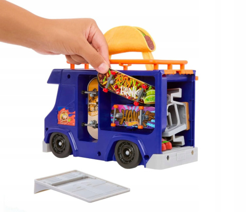 Hot Wheels Zestaw Ciężarówka Deskorolka Skate Park Taco Tricki HMK00 Hot Wheels Zestaw Ciężarówka Deskorolka Skate Park Taco Tricki HMK00