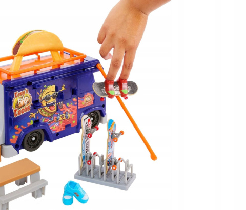 Hot Wheels Zestaw Ciężarówka Deskorolka Skate Park Taco Tricki HMK00 Hot Wheels Zestaw Ciężarówka Deskorolka Skate Park Taco Tricki HMK00