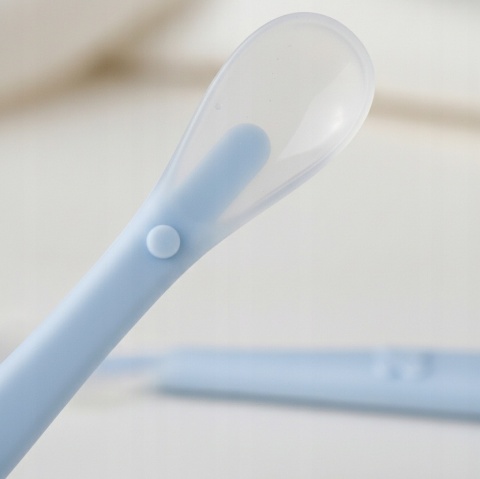 BocioLand Łyżeczka Silikonowa Niebieska Elastyczna Końcówka do Karmienia