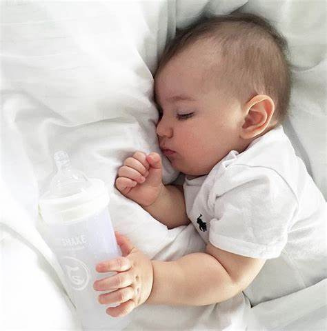 TwistShake Kubek Niekapek Mikser 360ml Różowy 12m+ TwistShake Kubek Niekapek Mikser 360ml Różowy 12m+