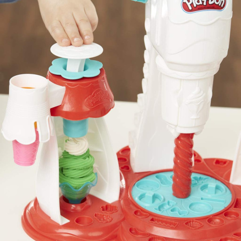 Play Doh Mega Zestaw Zakręcona Lodziarnia E1935 Play Doh Mega Zestaw Zakręcona Lodziarnia E1935